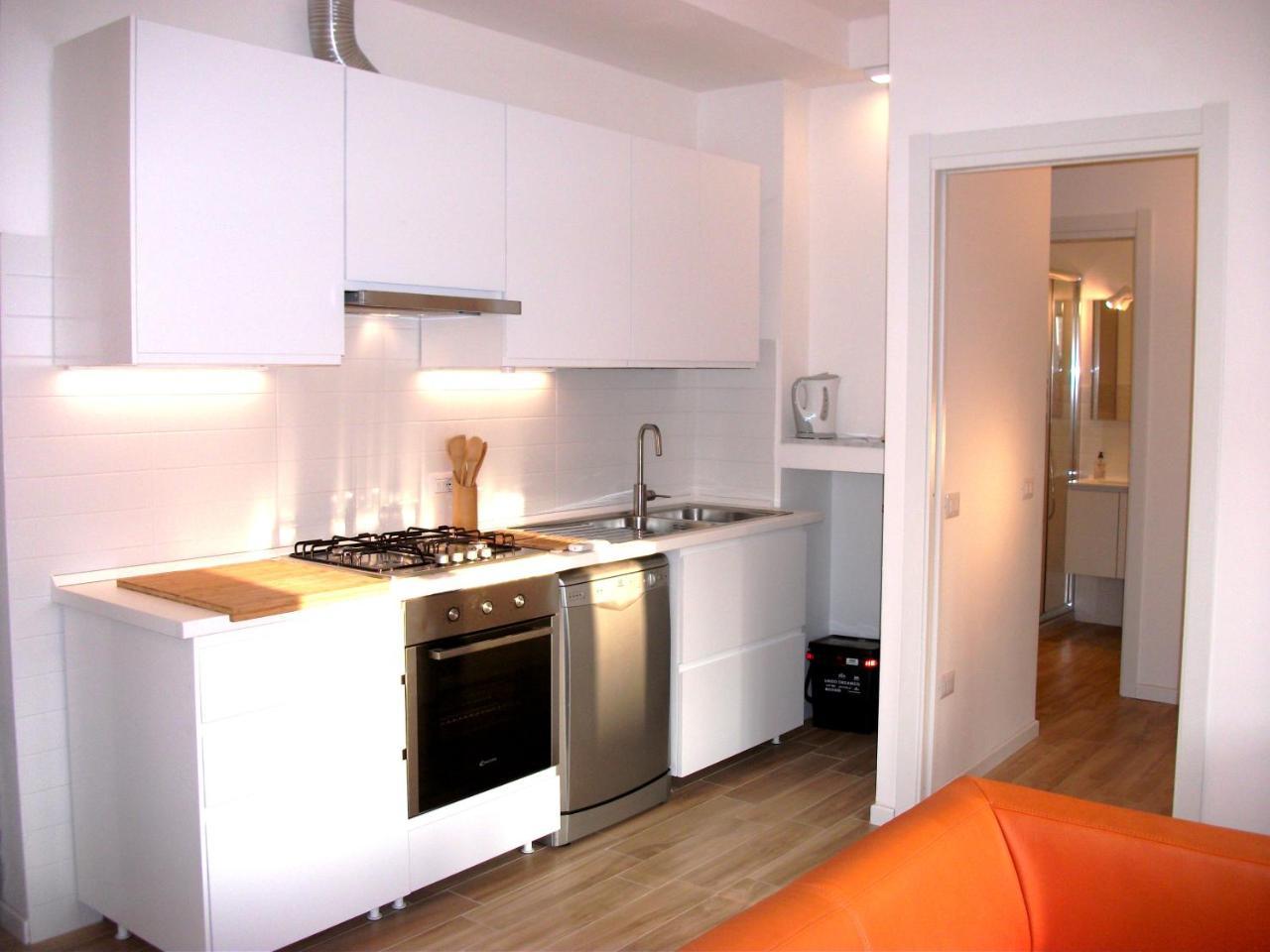Bright Apartment Кальяри Экстерьер фото