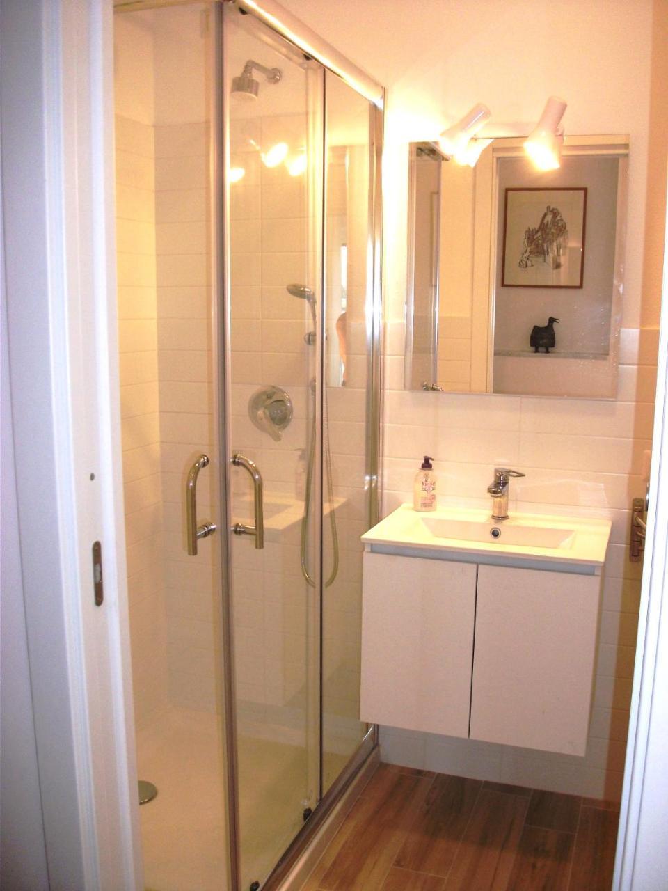 Bright Apartment Кальяри Экстерьер фото